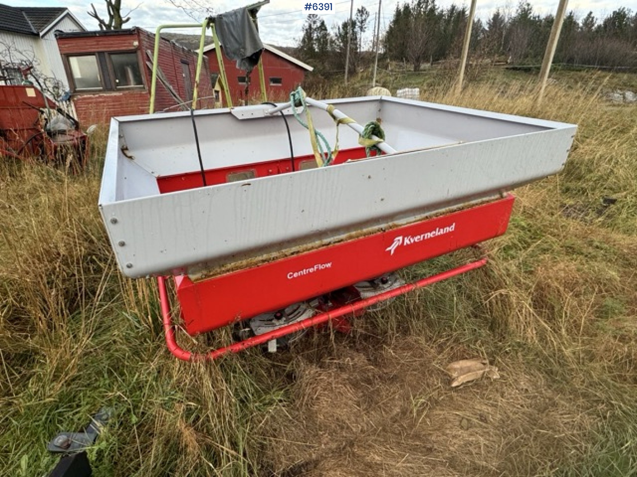 2016 Kverneland fertilizer spreader. Repair object. - Väetiselaoturid: pilt 1 2016 Kverneland fertilizer spreader. Repair object. - Väetiselaoturid: pilt 1