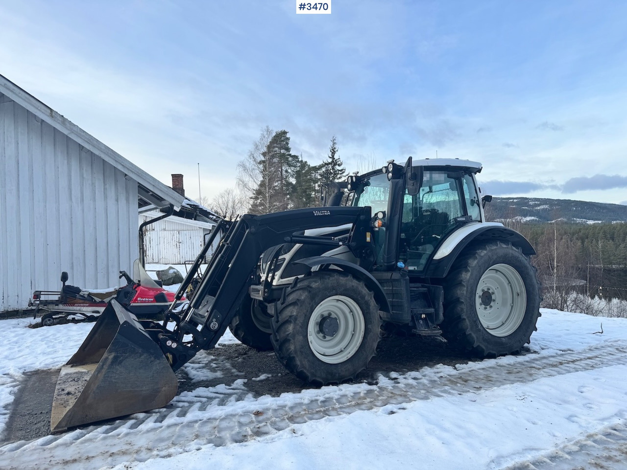 2019 Valtra N134 w/ Front loader and bucket. 900 hours! - Traktor: pilt 2 2019 Valtra N134 w/ Front loader and bucket. 900 hours! - Traktor: pilt 2