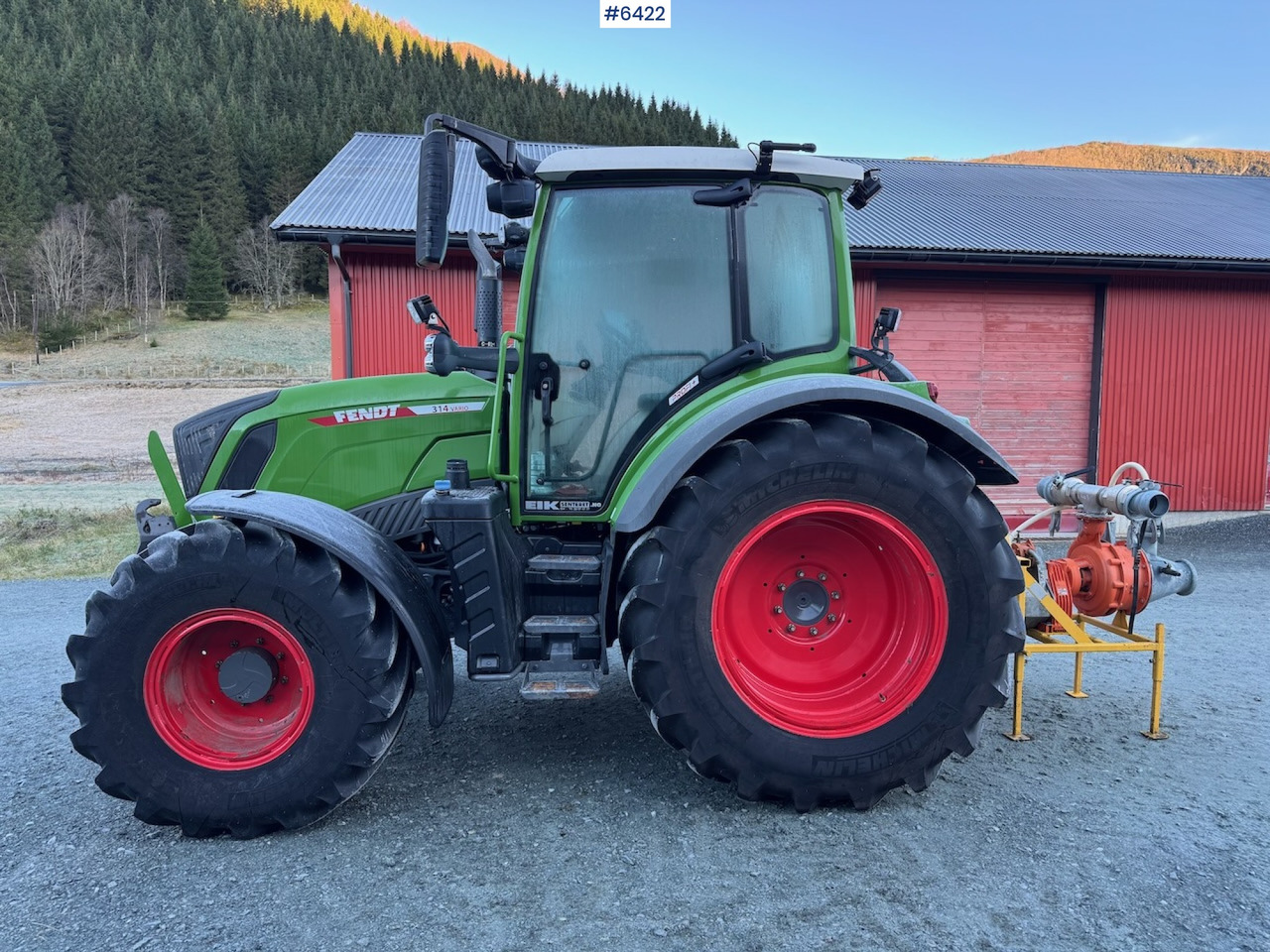 2021 Fendt 314 Vario Profi Plus w/ front hydraulics and front PTO. Low hours! - Traktor: pilt 2 2021 Fendt 314 Vario Profi Plus w/ front hydraulics and front PTO. Low hours! - Traktor: pilt 2