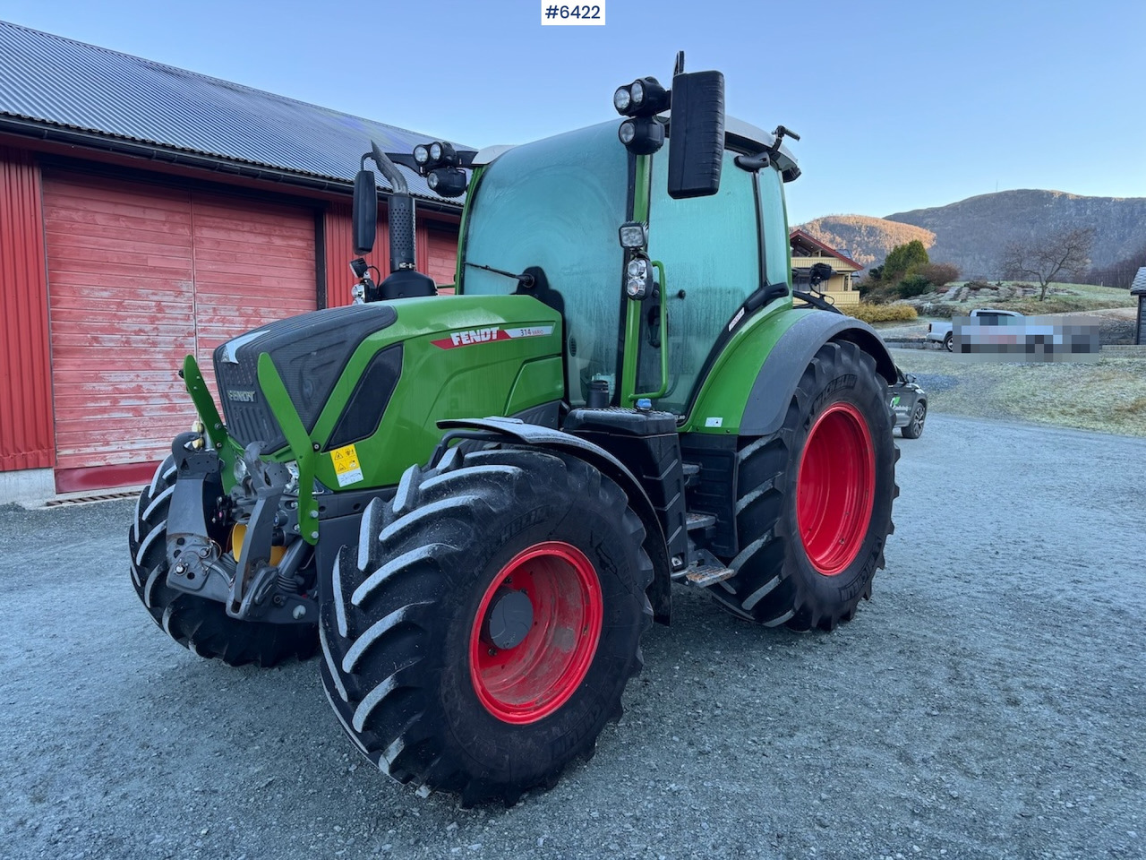 2021 Fendt 314 Vario Profi Plus w/ front hydraulics and front PTO. Low hours! - Traktor: pilt 1 2021 Fendt 314 Vario Profi Plus w/ front hydraulics and front PTO. Low hours! - Traktor: pilt 1