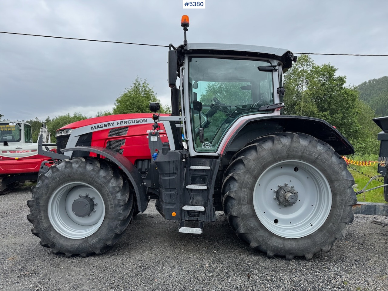 2021 Massey Ferguson 8S.265 w/ front hydraulics and front PTO. - Traktor: pilt 1 2021 Massey Ferguson 8S.265 w/ front hydraulics and front PTO. - Traktor: pilt 1