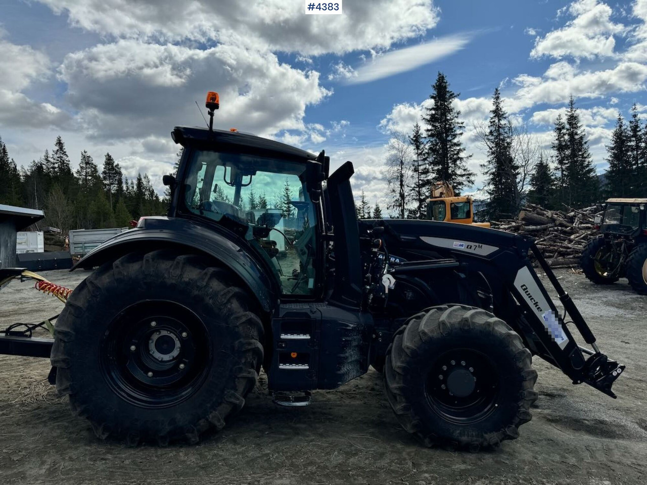 2021 Valtra T234 Versu w/ Quicke Q7 Front Loader - Traktor: pilt 5 2021 Valtra T234 Versu w/ Quicke Q7 Front Loader - Traktor: pilt 5