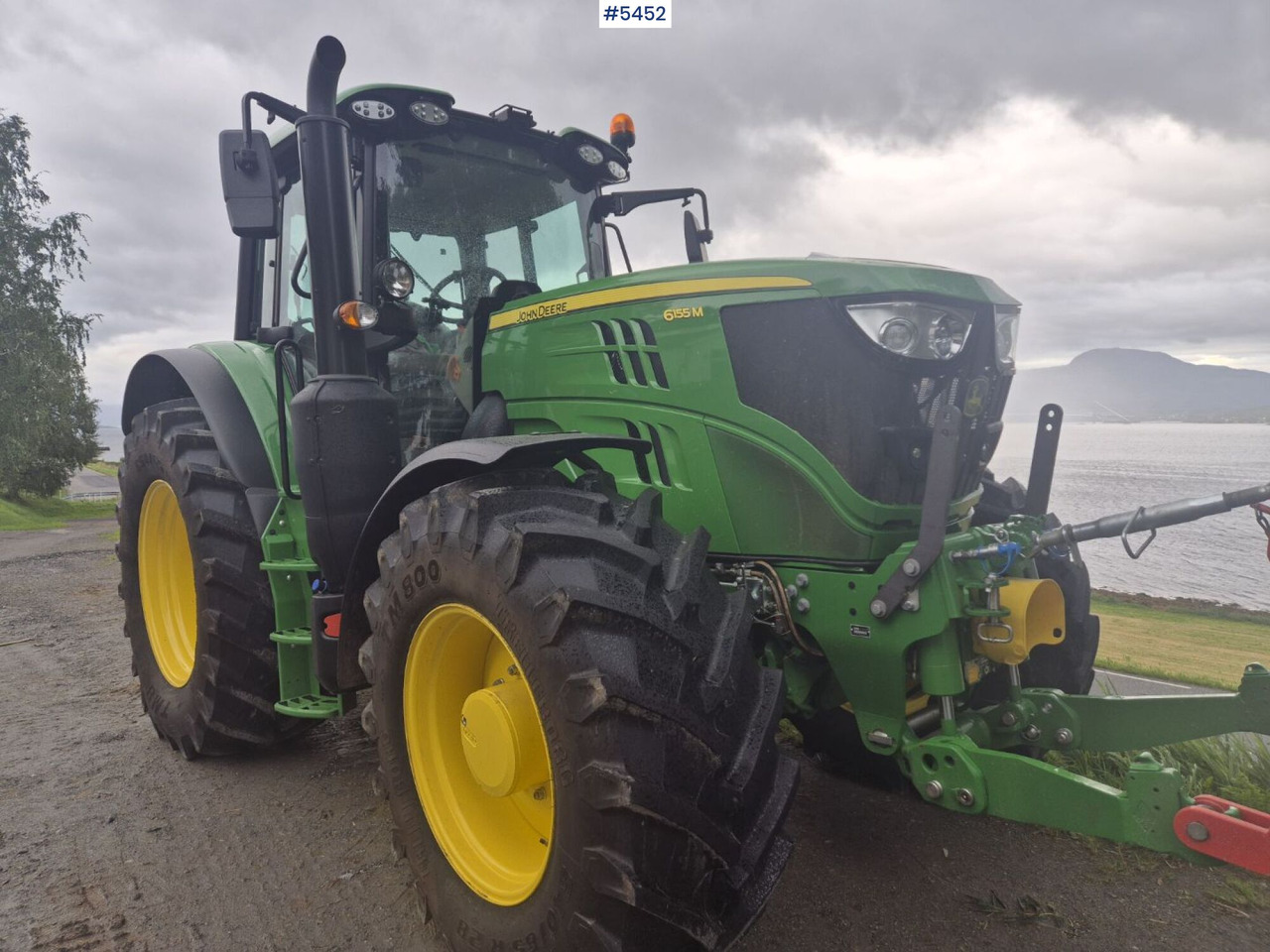 2024 John Deere 6155M w/ front hydraulics & PTO - Traktor: pilt 1 2024 John Deere 6155M w/ front hydraulics & PTO - Traktor: pilt 1