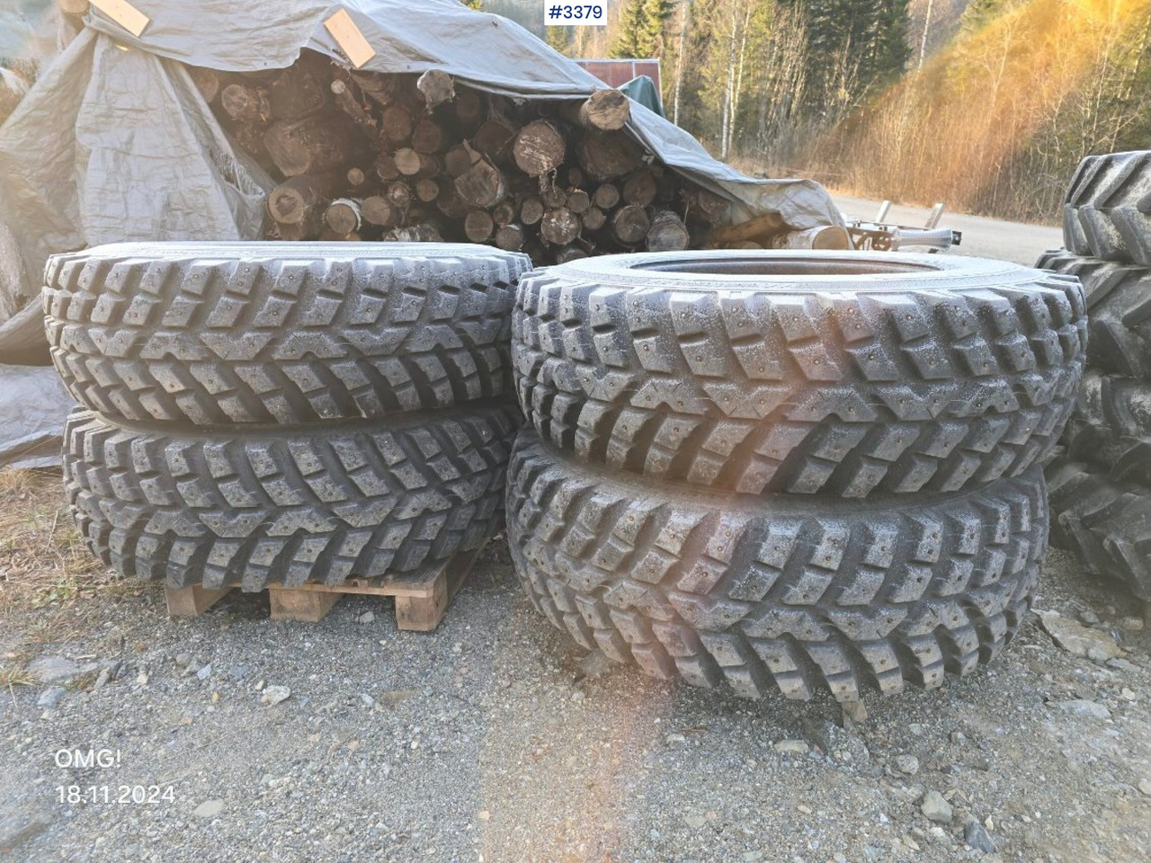 Komplektne ratas 4 Nokian tires on rims for JCB: pilt 1