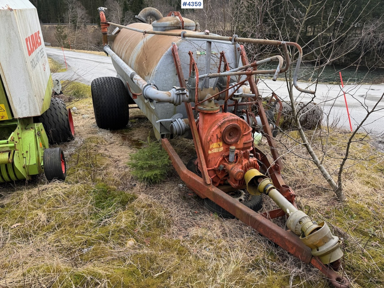 Bauer Manure spreader with boom cannon. - Sõnnikulaotur: pilt 2 Bauer Manure spreader with boom cannon. - Sõnnikulaotur: pilt 2