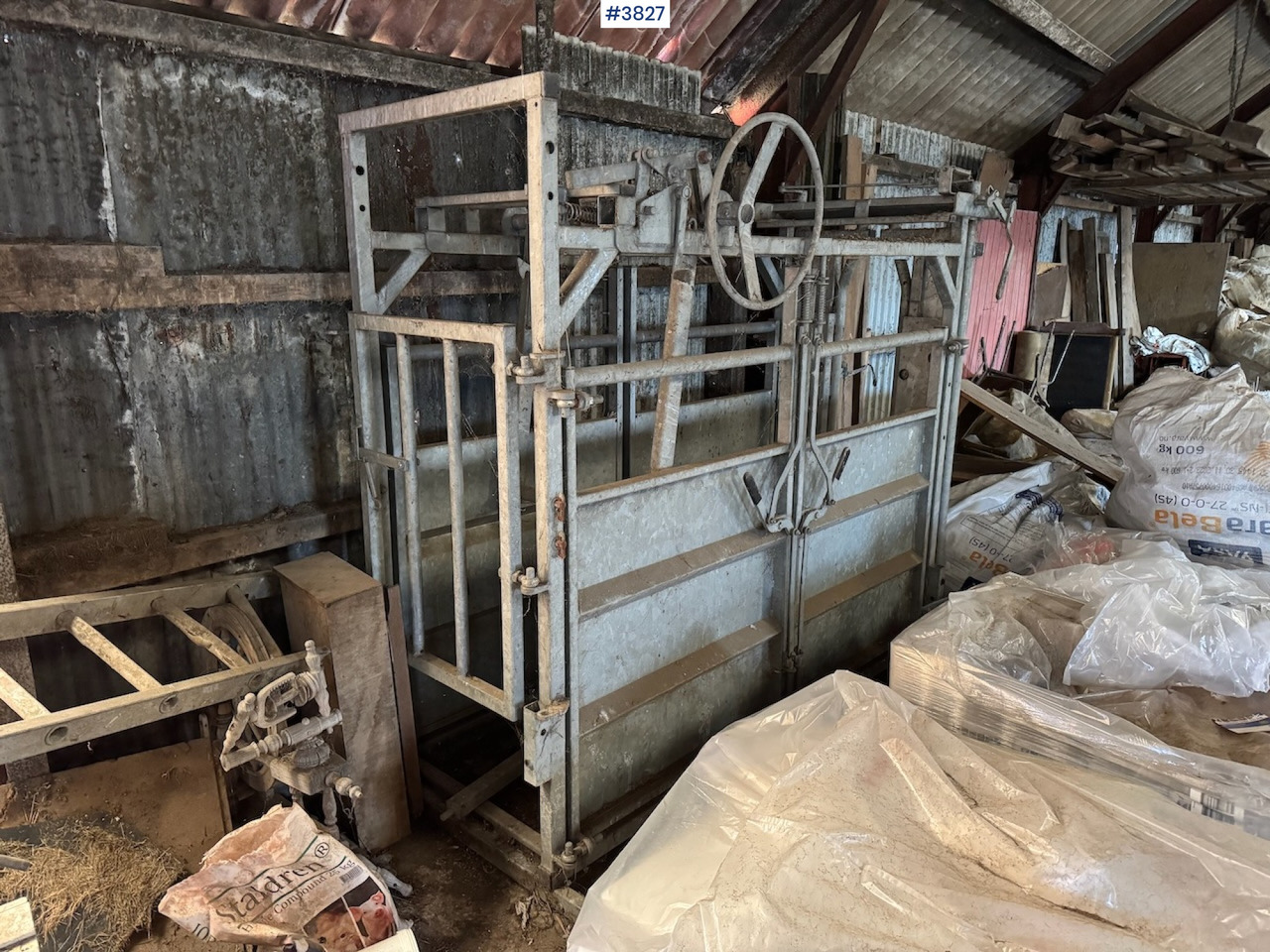 Cattle treatment box, like new - Loomakasvatusseadmed: pilt 4 Cattle treatment box, like new - Loomakasvatusseadmed: pilt 4