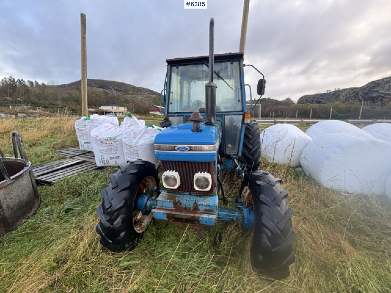 Ford 4610 4x4 tractor. 3,561 hours! - Traktor: pilt 3 Ford 4610 4x4 tractor. 3,561 hours! - Traktor: pilt 3