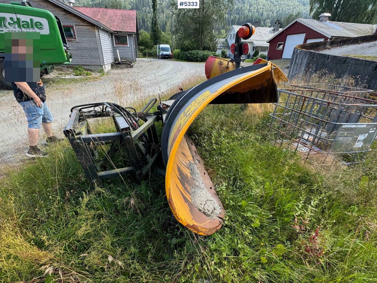 AM Teho 2600 snow plow - Kommunaal-/ Erisõiduk: pilt 3 AM Teho 2600 snow plow - Kommunaal-/ Erisõiduk: pilt 3