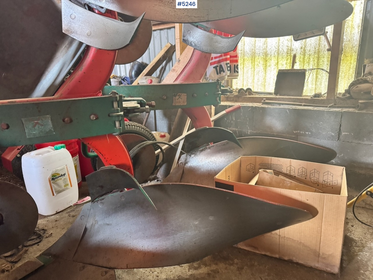 Kverneland 160-8 4-blade Reversible Plough - Maaharimisseadmed: pilt 4 Kverneland 160-8 4-blade Reversible Plough - Maaharimisseadmed: pilt 4