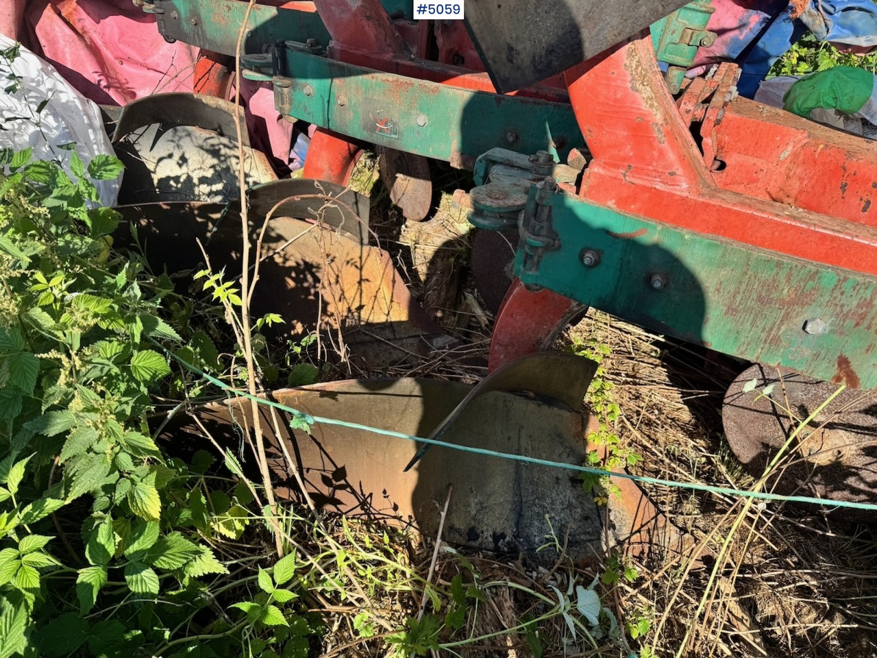 Kverneland 3-furrow reversible plough - Maaharimisseadmed: pilt 4 Kverneland 3-furrow reversible plough - Maaharimisseadmed: pilt 4