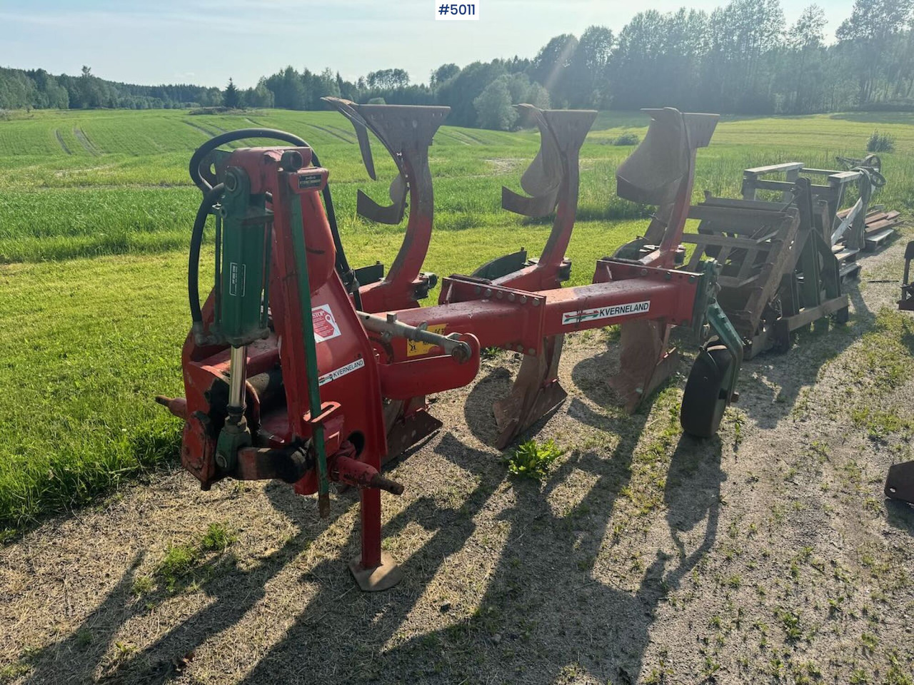 Kverneland Mod. E 3-blade reversible plough - Maaharimisseadmed: pilt 4 Kverneland Mod. E 3-blade reversible plough - Maaharimisseadmed: pilt 4