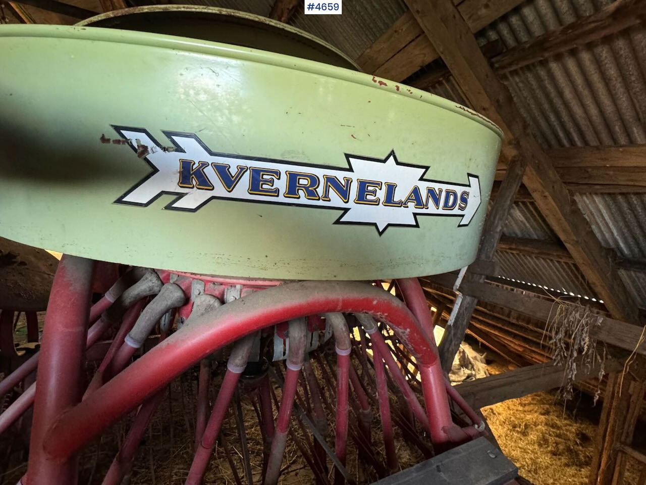 Kverneland seed drill w/ grass seed unit - Kombain-külvimasin: pilt 4 Kverneland seed drill w/ grass seed unit - Kombain-külvimasin: pilt 4