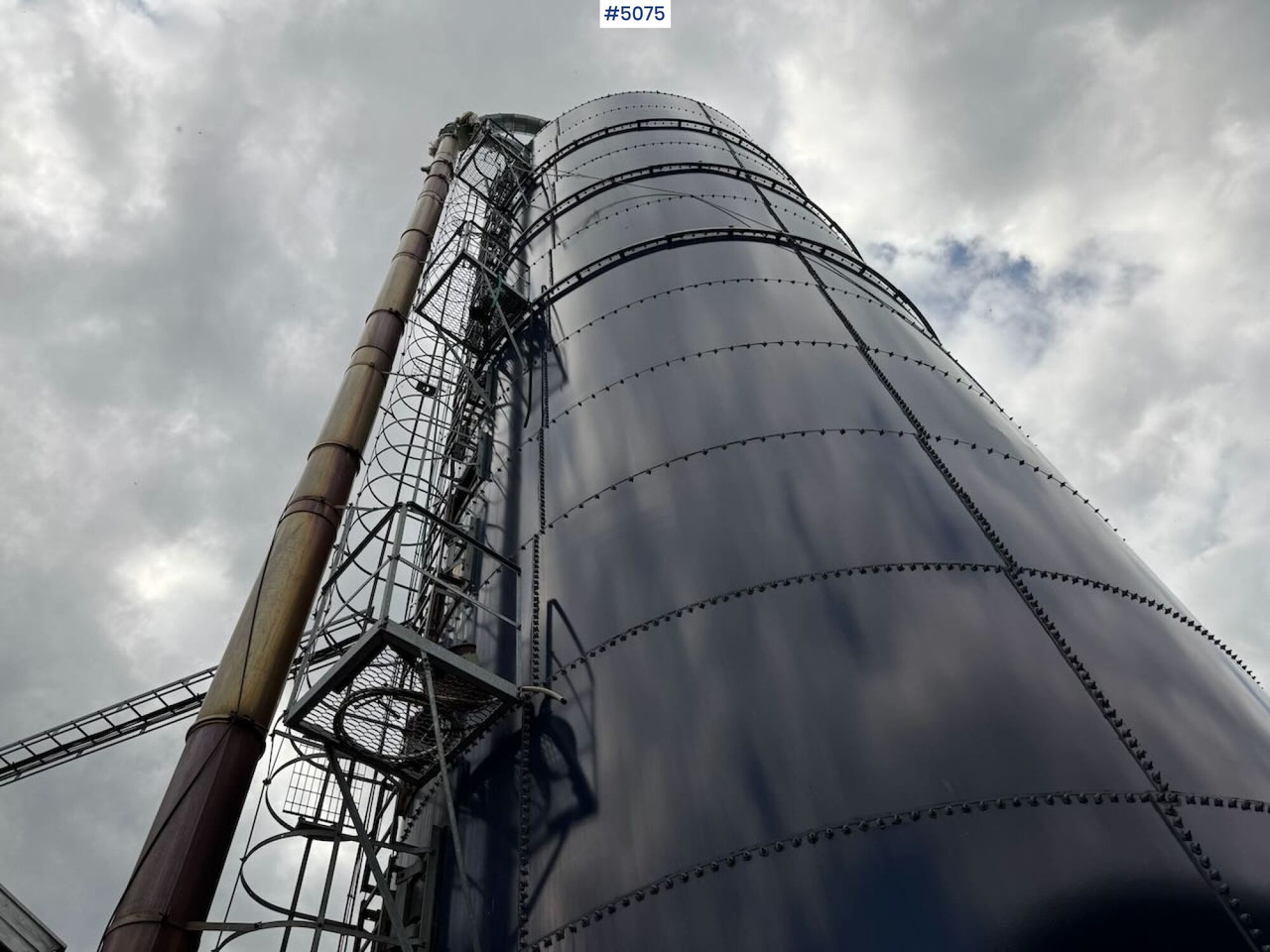 Silo with Filling Auger and Fan - Loomakasvatusseadmed: pilt 3 Silo with Filling Auger and Fan - Loomakasvatusseadmed: pilt 3