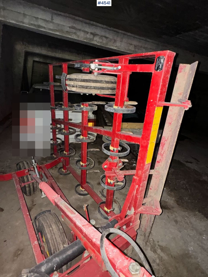 Väderstad Harrow - Maaharimisseadmed: pilt 4 Väderstad Harrow - Maaharimisseadmed: pilt 4