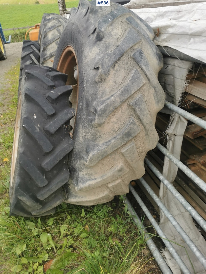 Wheel set on Deutz-Fahr 3.60 - Komplektne ratas - Põllutööseade: pilt 2 Wheel set on Deutz-Fahr 3.60 - Komplektne ratas - Põllutööseade: pilt 2