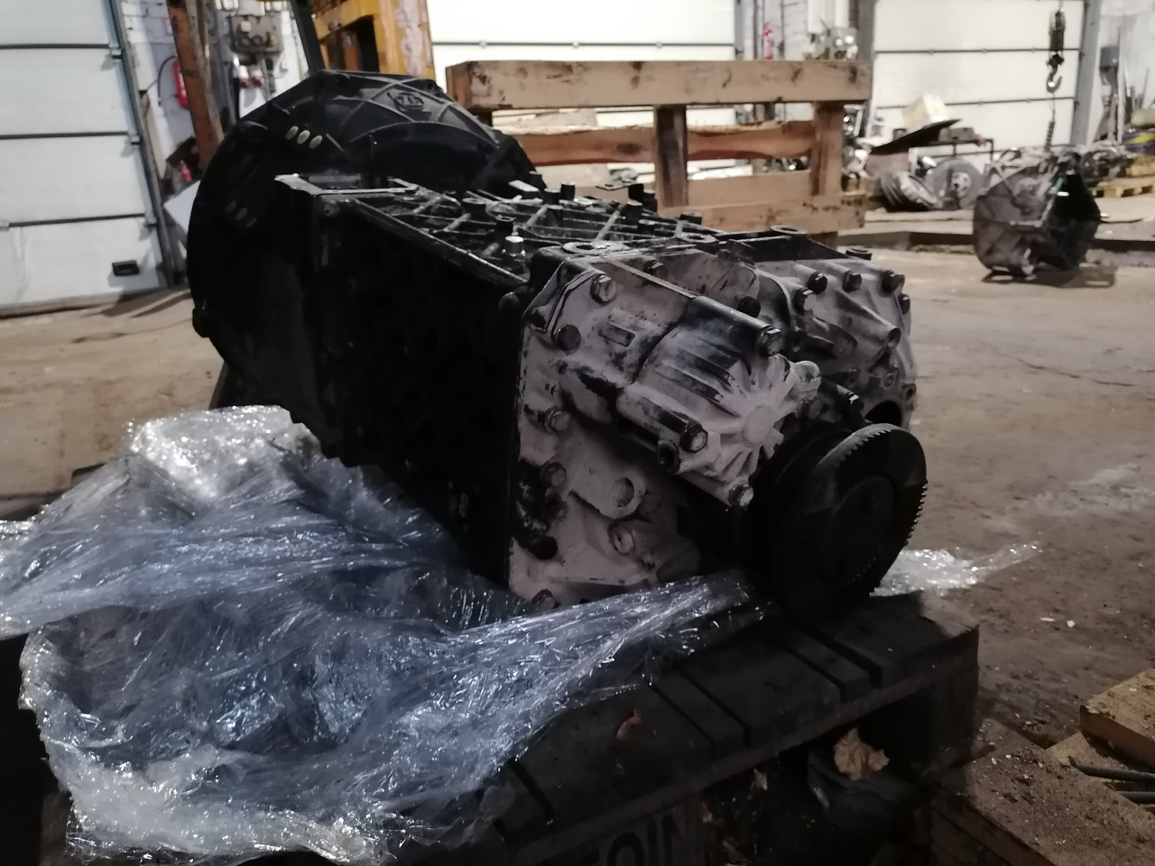 MAN DAF REMANUFACTURED gearbox ZF 16S151 ratio 0,84 - Käigukast: pilt 4 MAN DAF REMANUFACTURED gearbox ZF 16S151 ratio 0,84 - Käigukast: pilt 4