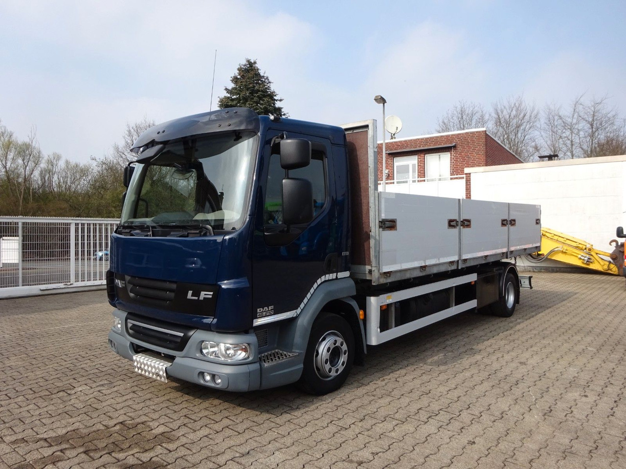 DAF LF 45.210 Kipper 4x2 - Kallurauto: pilt 3 DAF LF 45.210 Kipper 4x2 - Kallurauto: pilt 3