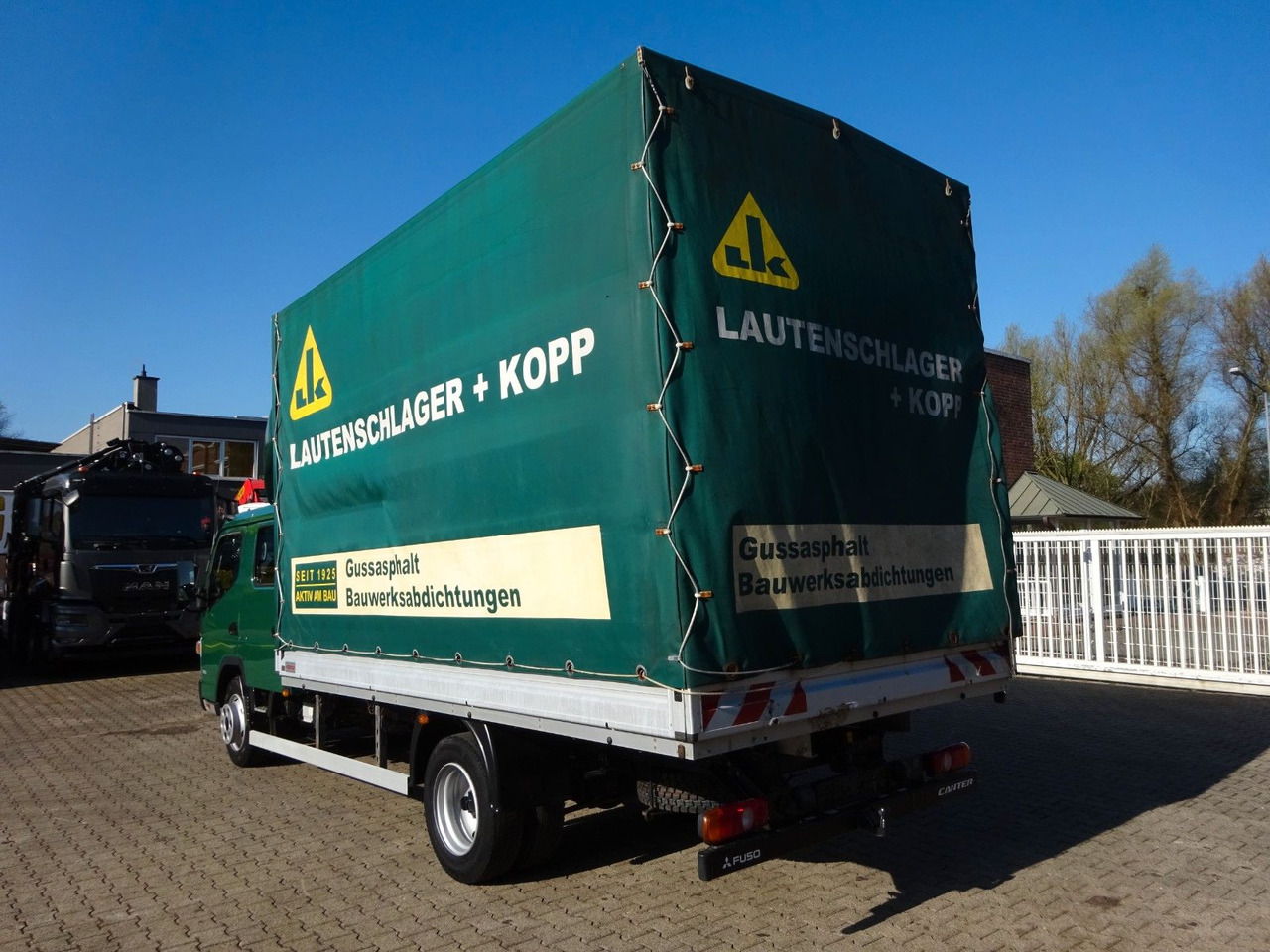 FUSO 7C180D Canter mit Doppelkabine 4x2 - Tent tarbesõiduk, Meeskonnaauto: pilt 5 FUSO 7C180D Canter mit Doppelkabine 4x2 - Tent tarbesõiduk, Meeskonnaauto: pilt 5