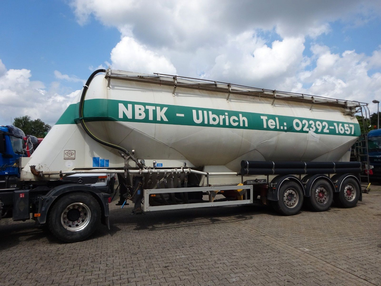 Feldbinder EUT 49.3 Silo für Staub u. Rieselgüter ca. 50m³ - Silo poolhaagis: pilt 2 Feldbinder EUT 49.3 Silo für Staub u. Rieselgüter ca. 50m³ - Silo poolhaagis: pilt 2