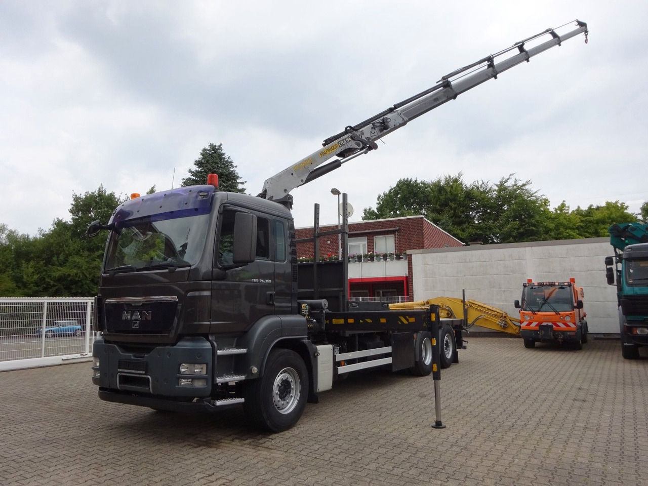 MAN 26.360 TGS Pritsche + PK 16502 Kran 6x2 - Kraanaga veoauto: pilt 4 MAN 26.360 TGS Pritsche + PK 16502 Kran 6x2 - Kraanaga veoauto: pilt 4
