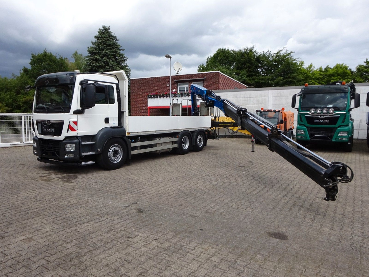 MAN 26.420 TGS Pritsche + HIAB 211 HIPRO Kran - Madelveok/ Platvormveok, Kraanaga veoauto: pilt 5 MAN 26.420 TGS Pritsche + HIAB 211 HIPRO Kran - Madelveok/ Platvormveok, Kraanaga veoauto: pilt 5