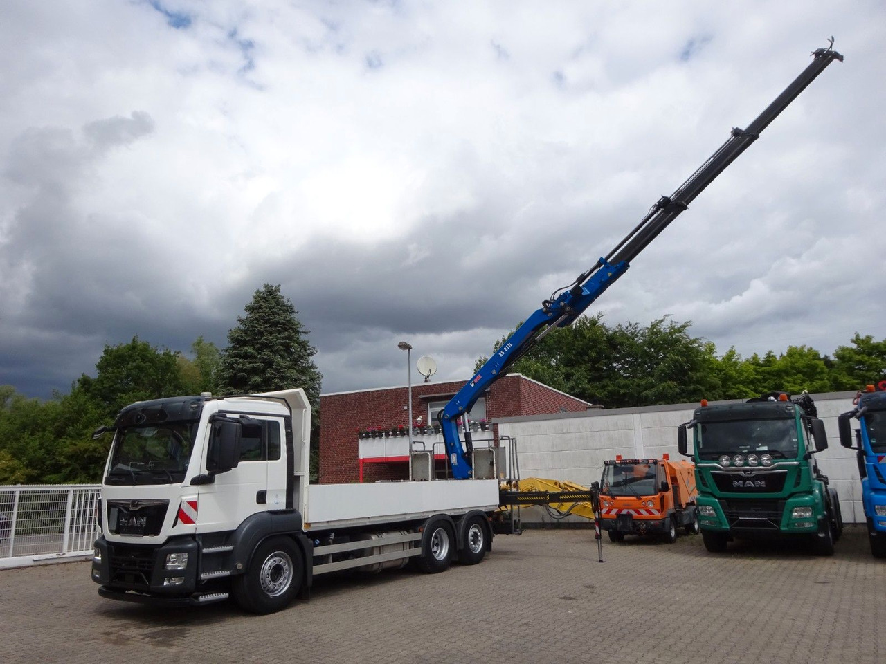 MAN 26.420 TGS Pritsche + HIAB 211 HIPRO Kran - Madelveok/ Platvormveok, Kraanaga veoauto: pilt 2 MAN 26.420 TGS Pritsche + HIAB 211 HIPRO Kran - Madelveok/ Platvormveok, Kraanaga veoauto: pilt 2