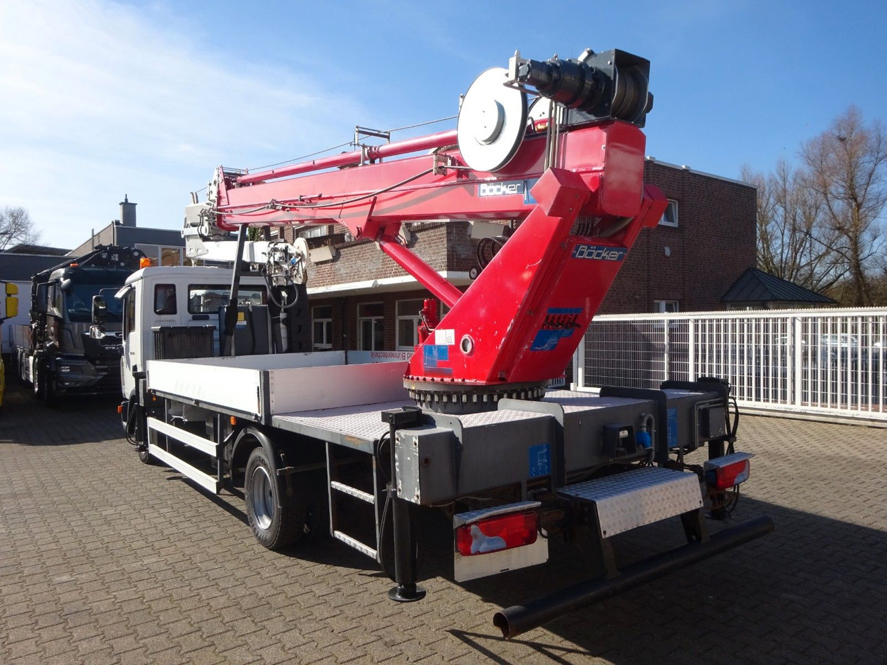 MAN 8.180 TGL + Böcker AK 32 Meter Dachdeckerkran - Kraanaga veoauto: pilt 4 MAN 8.180 TGL + Böcker AK 32 Meter Dachdeckerkran - Kraanaga veoauto: pilt 4
