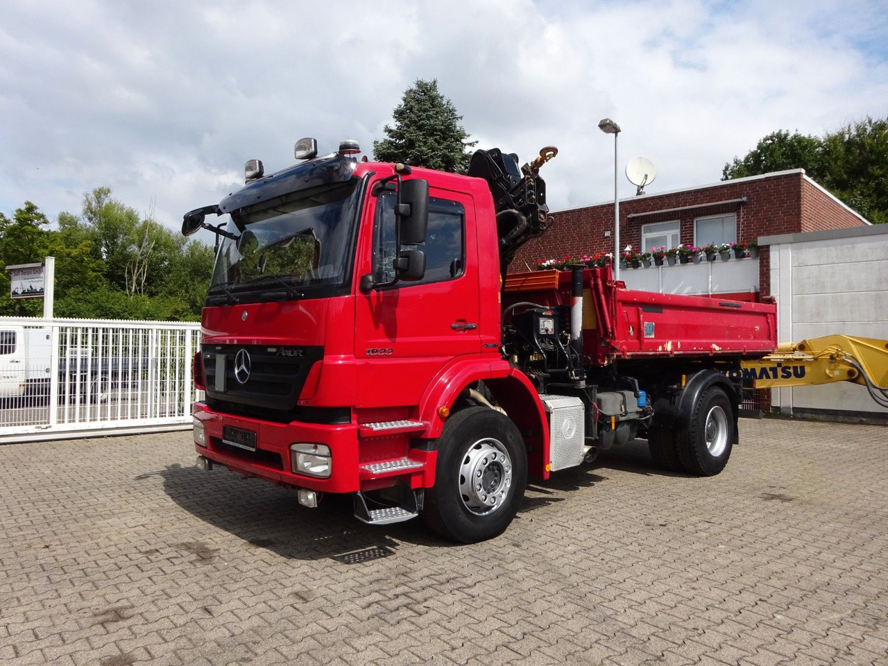 Mercedes-Benz 1833 Axor Meiller 3Skipper +HIAB 111 HIDUO +Funk - Kallurauto, Kraanaga veoauto: pilt 2 Mercedes-Benz 1833 Axor Meiller 3Skipper +HIAB 111 HIDUO +Funk - Kallurauto, Kraanaga veoauto: pilt 2