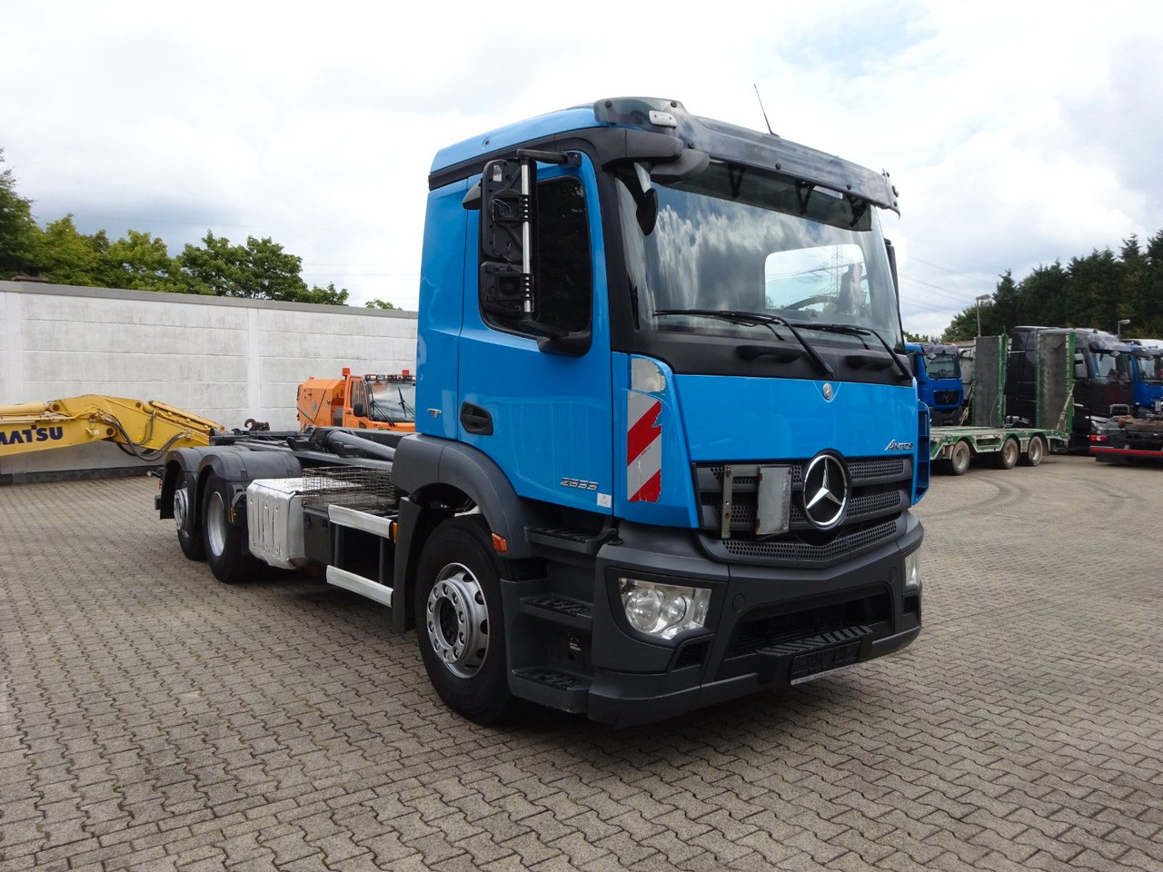Mercedes-Benz 2533 Antos MULTILIFT Abroller 6x2 - Konkstõstukiga veoauto: pilt 5 Mercedes-Benz 2533 Antos MULTILIFT Abroller 6x2 - Konkstõstukiga veoauto: pilt 5