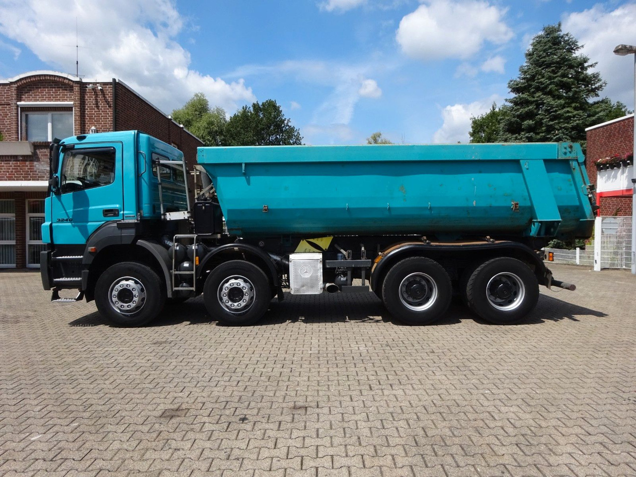 Mercedes-Benz 3240 Axor Muldenkipper 8x4 - Kallurauto: pilt 4 Mercedes-Benz 3240 Axor Muldenkipper 8x4 - Kallurauto: pilt 4