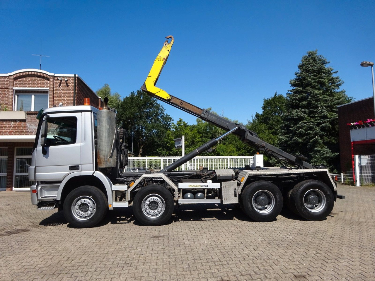 Mercedes-Benz 3244 Actros PALFINGER Abroller 8x4 - Konkstõstukiga veoauto: pilt 4 Mercedes-Benz 3244 Actros PALFINGER Abroller 8x4 - Konkstõstukiga veoauto: pilt 4