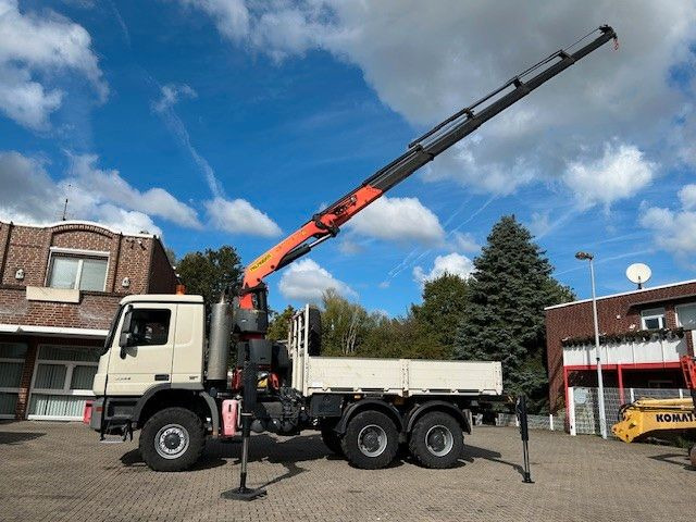 Mercedes-Benz 3344 Actros Pritsche + PK 34002 6x6 - Kraanaga veoauto: pilt 1 Mercedes-Benz 3344 Actros Pritsche + PK 34002 6x6 - Kraanaga veoauto: pilt 1