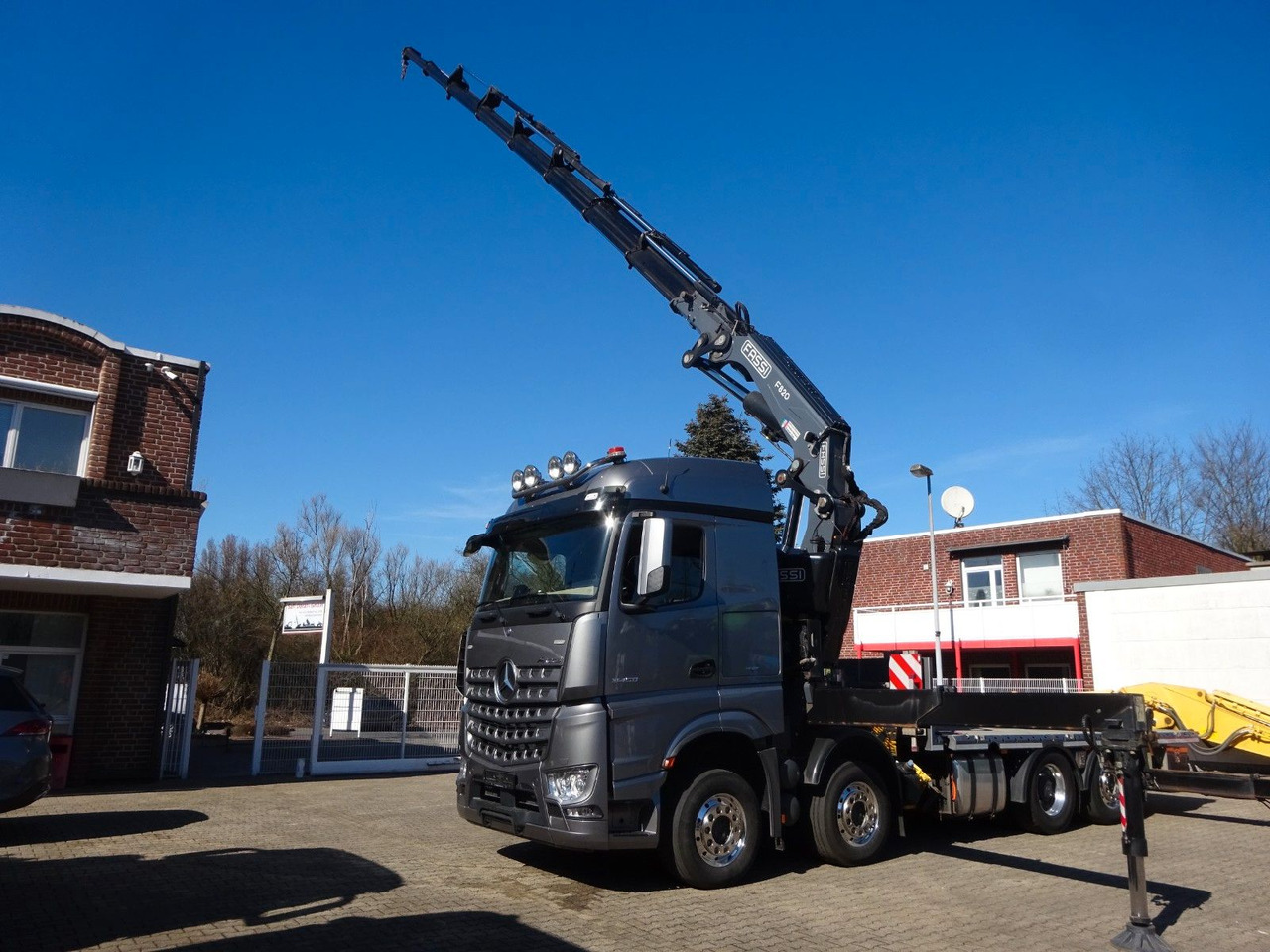 Mercedes-Benz 3453 Plattform + Fassi F820 Kran 8x2 Mercedes-Benz 3453 FASSI F820 Kran 8x Hydr. Ausschub - Kraanaga veoauto, Madelveok/ Platvormveok: pilt 1 Mercedes-Benz 3453 Plattform + Fassi F820 Kran 8x2 Mercedes-Benz 3453 FASSI F820 Kran 8x Hydr. Ausschub - Kraanaga veoauto, Madelveok/ Platvormveok: pilt 1