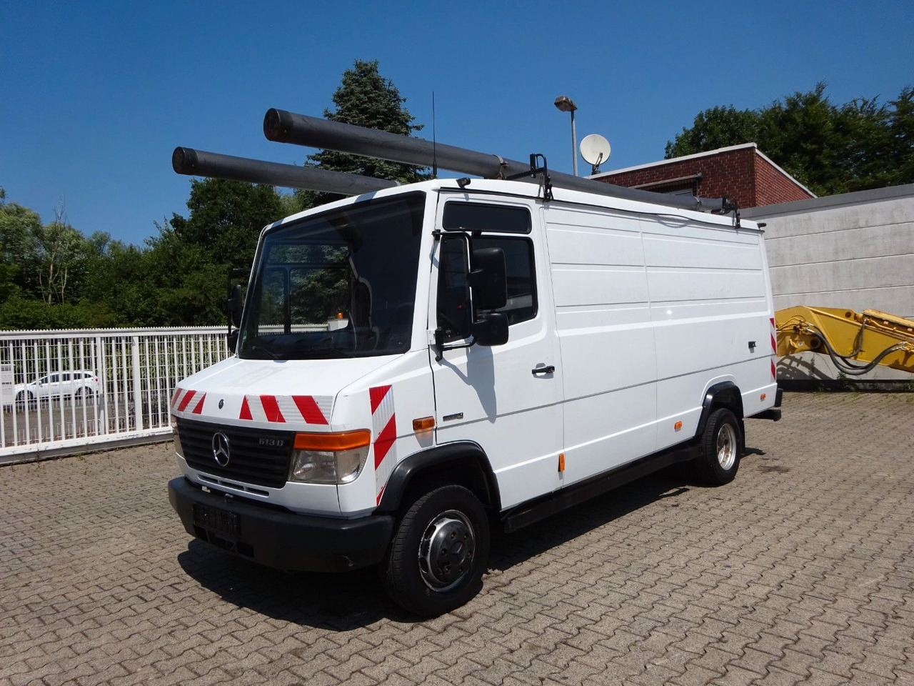 Mercedes-Benz 613D Vario Kasten 4x2 - Kaubik: pilt 2 Mercedes-Benz 613D Vario Kasten 4x2 - Kaubik: pilt 2