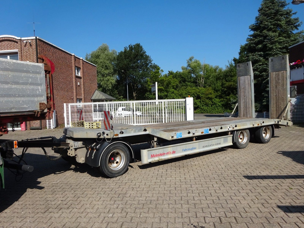 Möslein Tieflader Anhänger mit 3 Achsen und Rampen - Madal platvorm järelhaagis: pilt 2 Möslein Tieflader Anhänger mit 3 Achsen und Rampen - Madal platvorm järelhaagis: pilt 2