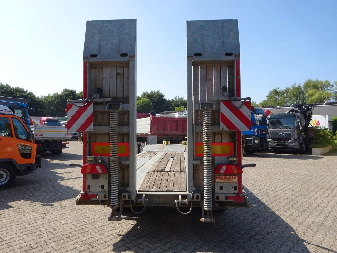 Madal platvorm järelhaagis Möslein Tieflader Anhänger mit 3 Achsen und Rampen: pilt 6 Madal platvorm järelhaagis Möslein Tieflader Anhänger mit 3 Achsen und Rampen: pilt 6