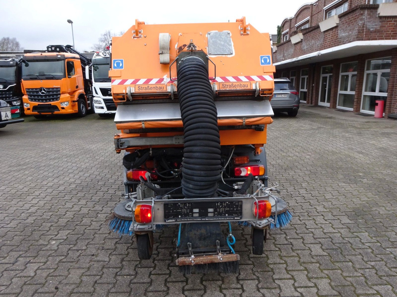 Multicar M30 HAKO FUMO Kehrmaschine + Schneeplatte 4x4 - Tarbesõiduk kallur: pilt 5 Multicar M30 HAKO FUMO Kehrmaschine + Schneeplatte 4x4 - Tarbesõiduk kallur: pilt 5