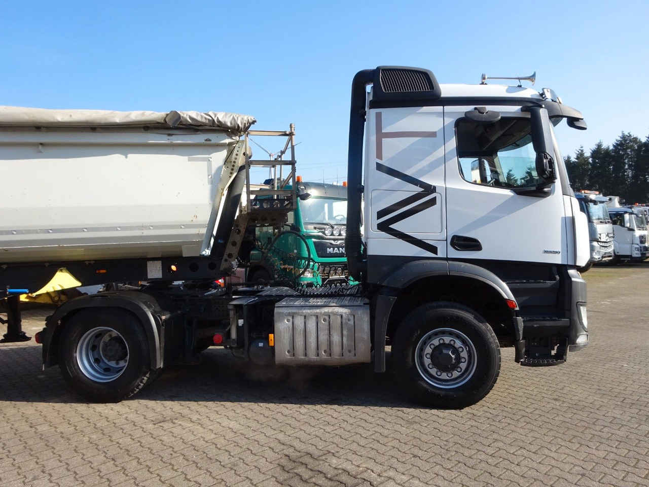 Mercedes-Benz 1851 Arocs SZM 4x2-4 HAD + Hydr. Kipperpumpe Mercedes-Benz 1851 Arocs SZM 4x4 HAD + Hydr. Kipperpumpe - Sadulveok: pilt 2 Mercedes-Benz 1851 Arocs SZM 4x2-4 HAD + Hydr. Kipperpumpe Mercedes-Benz 1851 Arocs SZM 4x4 HAD + Hydr. Kipperpumpe - Sadulveok: pilt 2