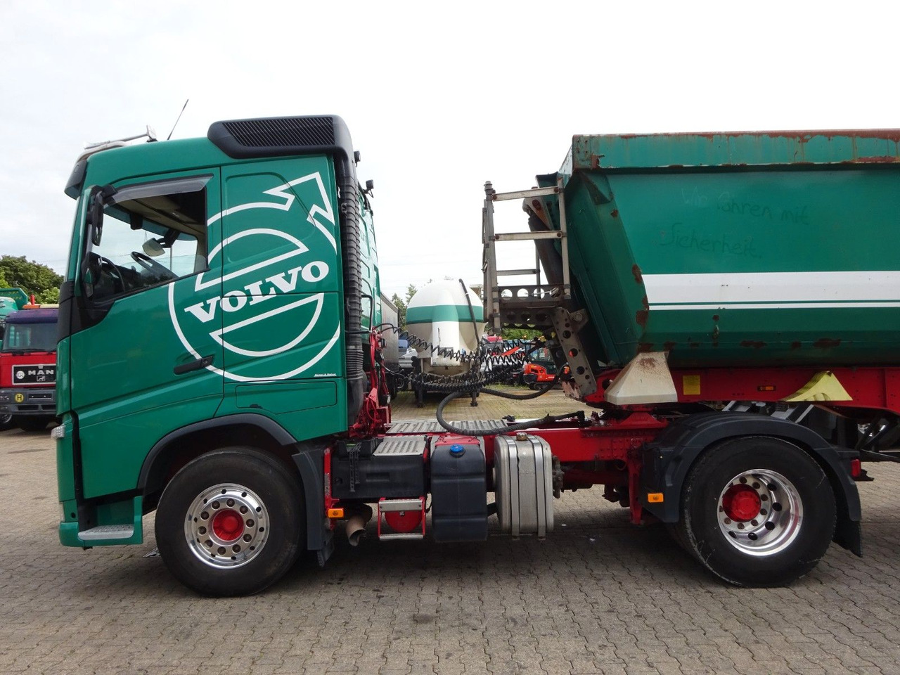Volvo FH 550 SZM mit Hydraulik Pumpe - Sadulveok: pilt 2 Volvo FH 550 SZM mit Hydraulik Pumpe - Sadulveok: pilt 2