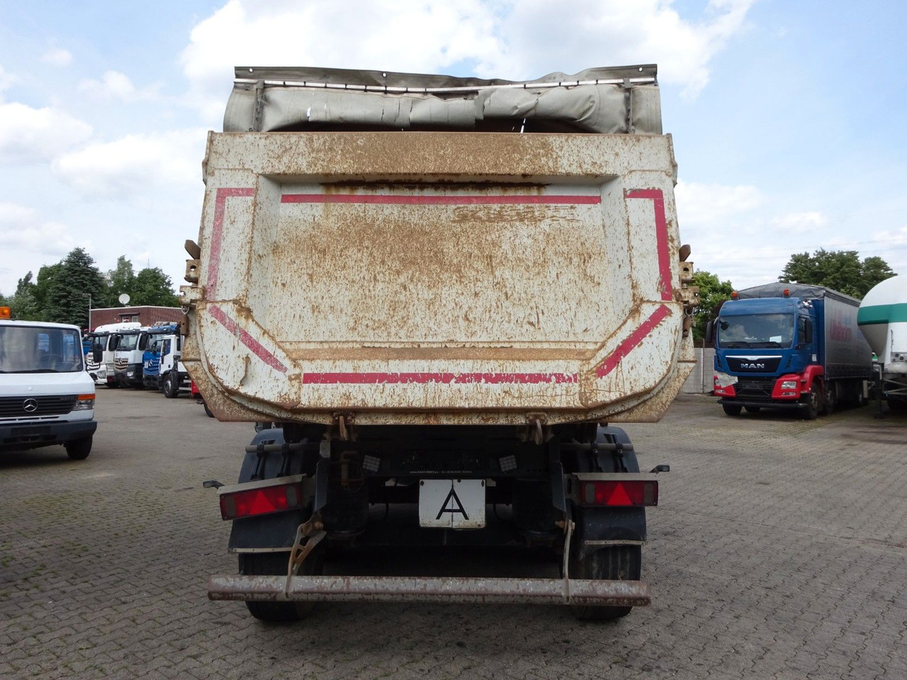 Schmitz Cargobull SGF S3 Kipp Auflieger Mulde mit 3 Achsen - Kallur-poolhaagis: pilt 5 Schmitz Cargobull SGF S3 Kipp Auflieger Mulde mit 3 Achsen - Kallur-poolhaagis: pilt 5