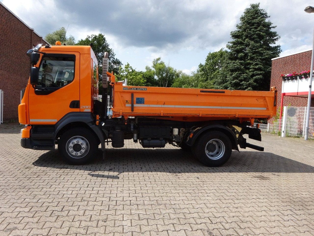 Volvo FL 280 MEILLER 3Skipper 4x2 - Kallurauto: pilt 1 Volvo FL 280 MEILLER 3Skipper 4x2 - Kallurauto: pilt 1