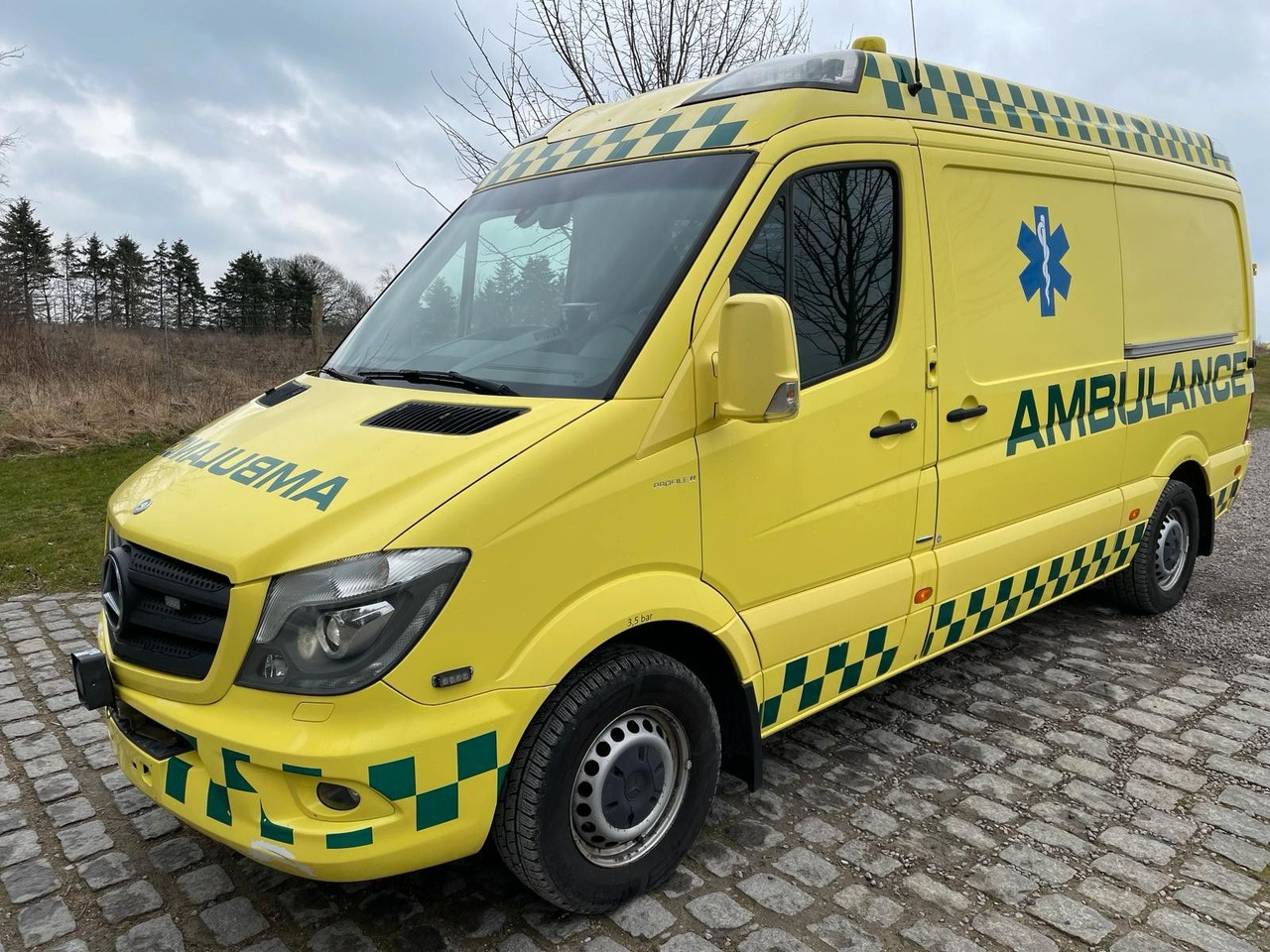 Mercedes-Benz Sprinter 316 CDI Aut *14 000 € netto - Kiirabiauto: pilt 1 Mercedes-Benz Sprinter 316 CDI Aut *14 000 € netto - Kiirabiauto: pilt 1