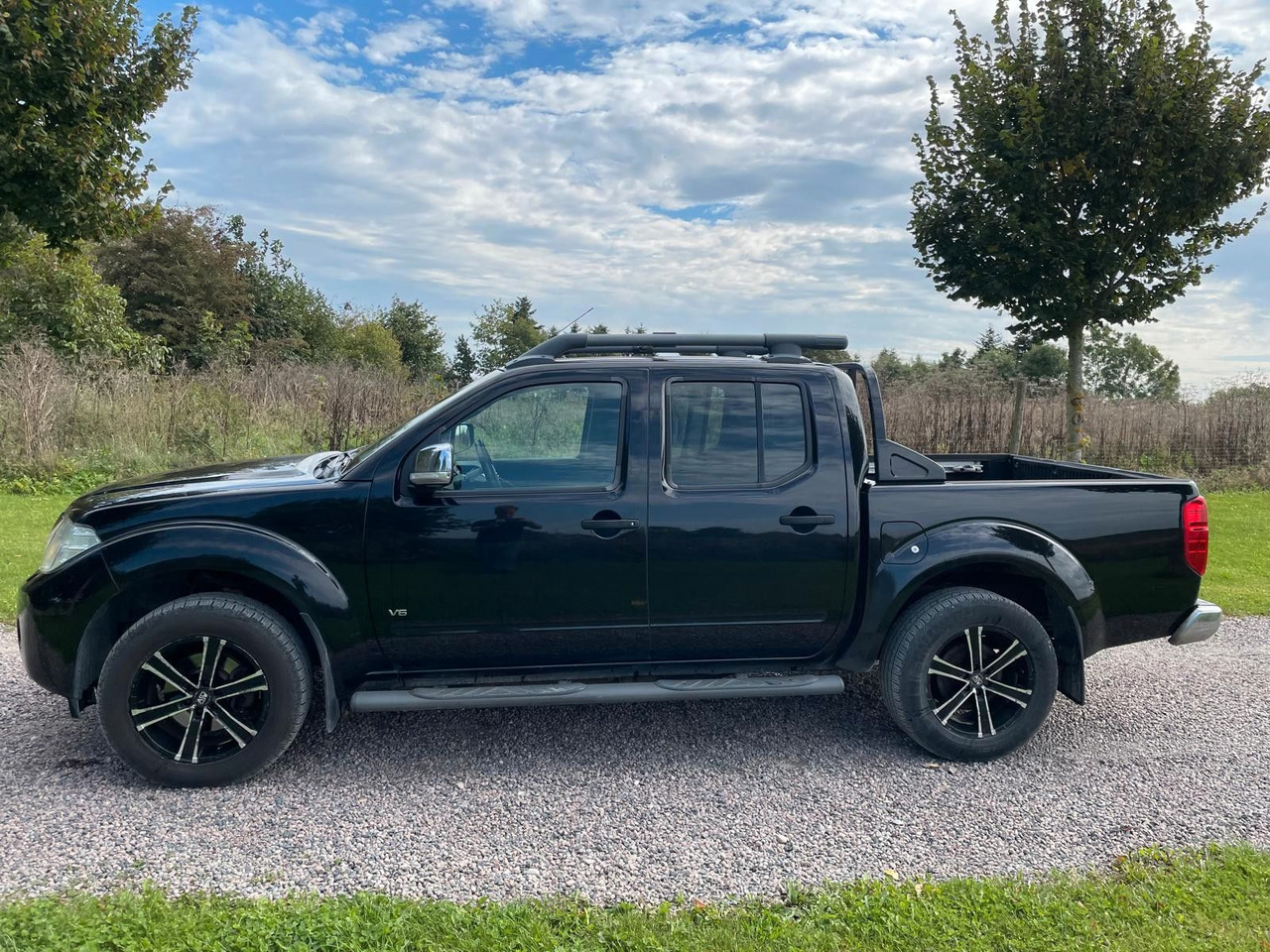 Nissan Navara Pickup Double Cab LE V6 4x4 LB - Maastur: pilt 2 Nissan Navara Pickup Double Cab LE V6 4x4 LB - Maastur: pilt 2