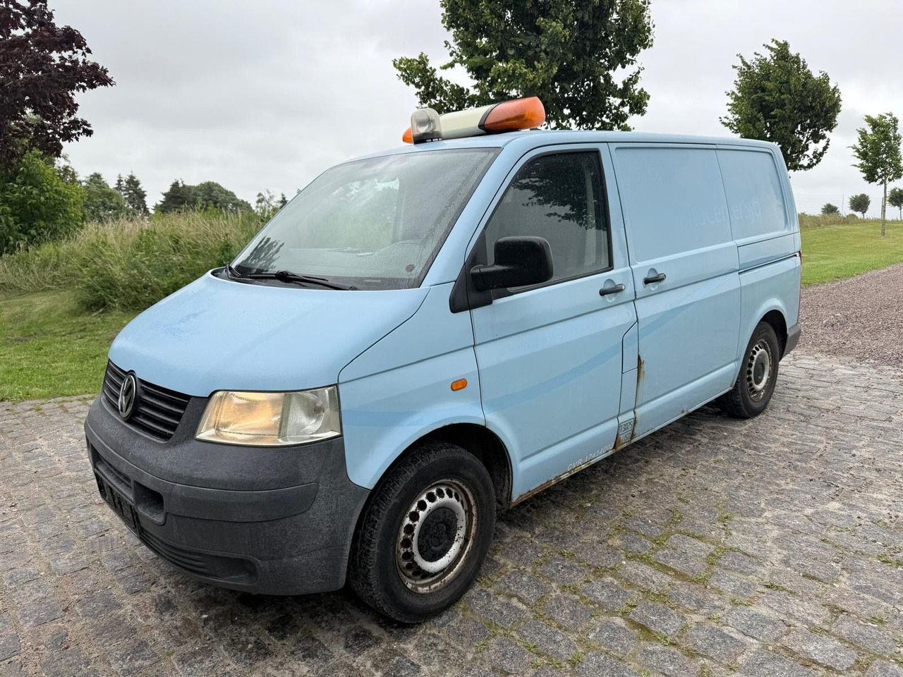 Volkswagen T5 Transporter 2.5 TDI 4Motion *Klima *4x4 - Väike kaubik: pilt 2 Volkswagen T5 Transporter 2.5 TDI 4Motion *Klima *4x4 - Väike kaubik: pilt 2