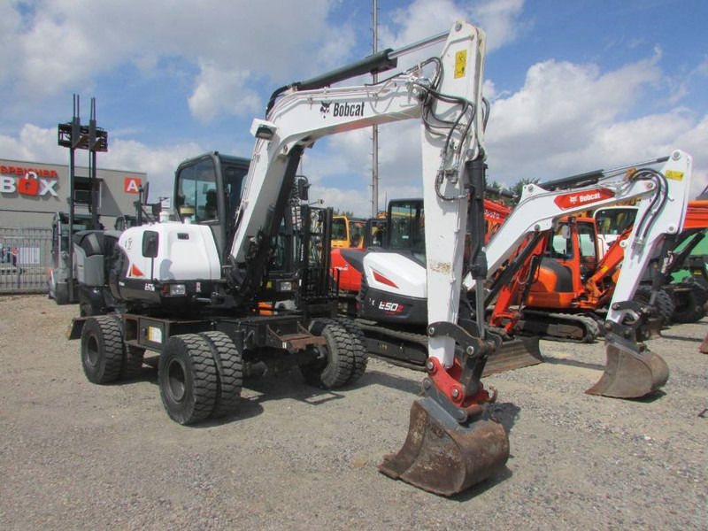 Bobcat E 57 W 35.000 EUR - Ratastel ekskavaator: pilt 3 Bobcat E 57 W 35.000 EUR - Ratastel ekskavaator: pilt 3