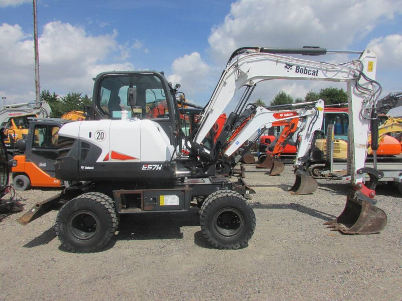 Bobcat E 57 W 35.000 EUR - Ratastel ekskavaator: pilt 1 Bobcat E 57 W 35.000 EUR - Ratastel ekskavaator: pilt 1