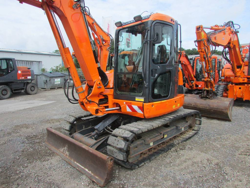 Komatsu PC 80 MR-3 Kettenbagger 31.000 EUR - Miniekskavaator: pilt 2 Komatsu PC 80 MR-3 Kettenbagger 31.000 EUR - Miniekskavaator: pilt 2