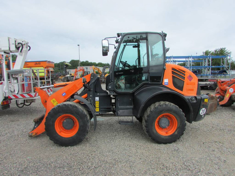 Komatsu WA 100 M-7 Radlader 29.000 EUR - Rataslaadur: pilt 1 Komatsu WA 100 M-7 Radlader 29.000 EUR - Rataslaadur: pilt 1