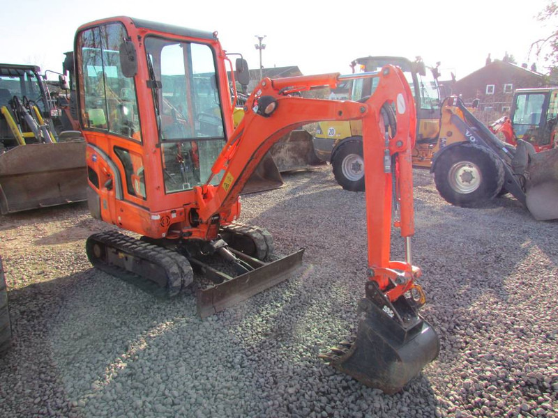 Kubota KX 016-4 Minibagger 16.000 EUR - Miniekskavaator: pilt 3 Kubota KX 016-4 Minibagger 16.000 EUR - Miniekskavaator: pilt 3