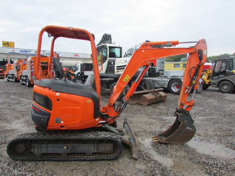Kubota U 27-4 Canopy Minibagger 18.000 EUR - Miniekskavaator: pilt 4 Kubota U 27-4 Canopy Minibagger 18.000 EUR - Miniekskavaator: pilt 4